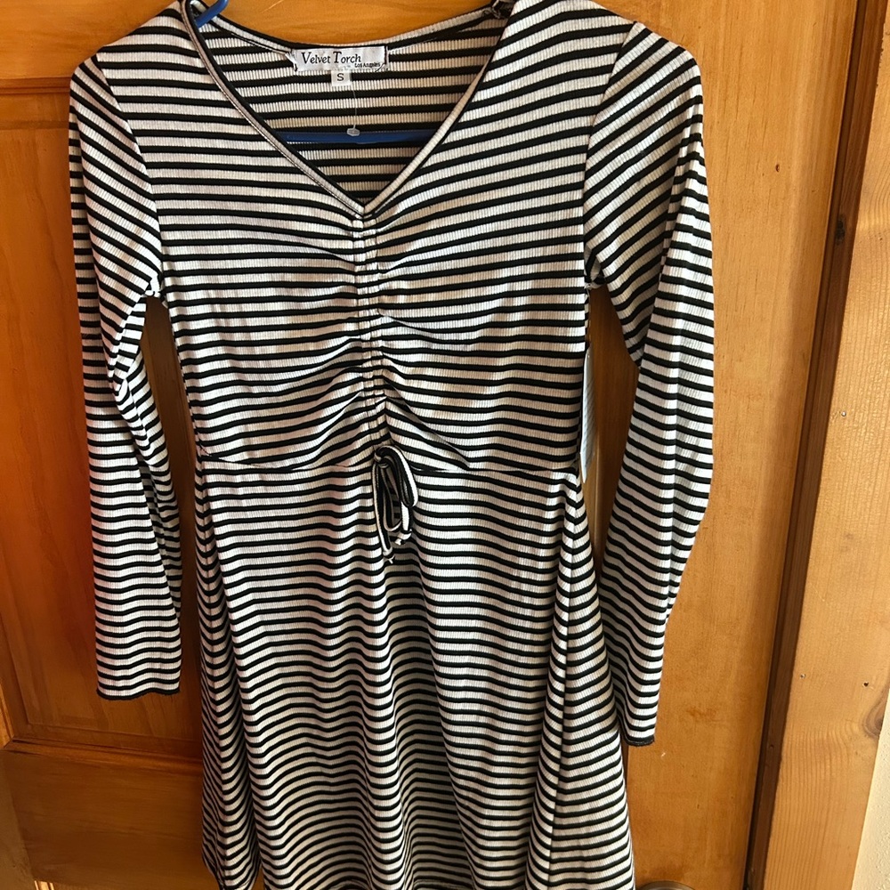 Nordstrom Black & White Striped Long Sleeve Dress ruched front size small NWT
